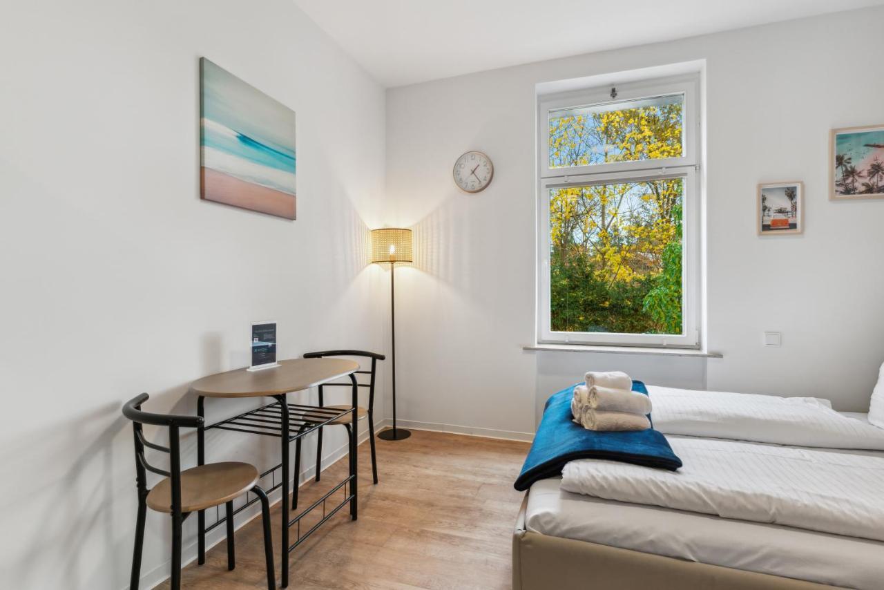 Vorstadtoase - 2 Personen - Eichwalde, Naehe Ber - Queensize-Bett, Netflix, Parken Eksteriør bilde